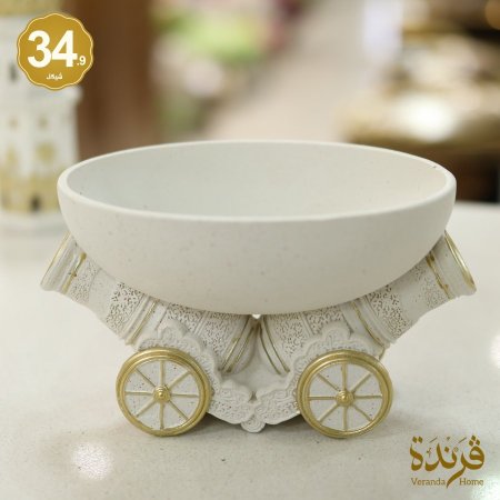 مضيفة رمضان جاط على مدفعين مزخرفة